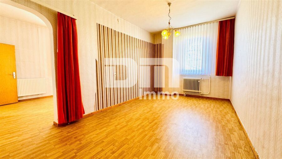 Großer Dreiseithof mit 2 bis 3 Wohneinheiten, 3 Nebengebäuden + großem Grundstück - OG Gebäudeteil 1 / Zimmer